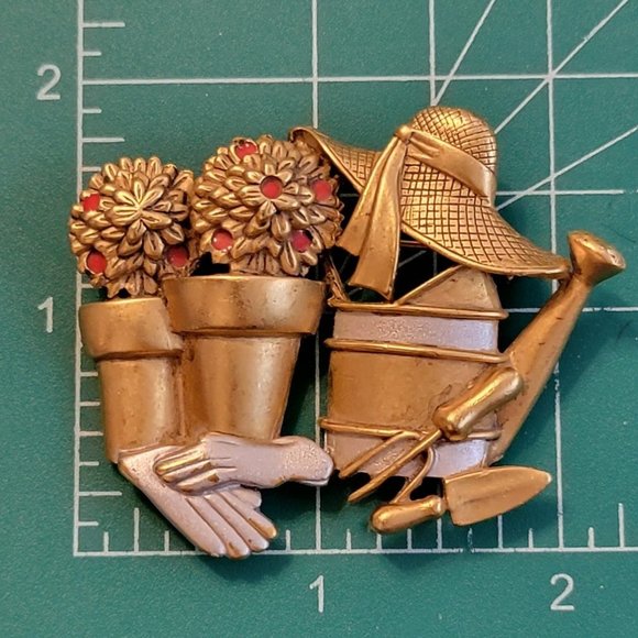 Vintage Signed Danecraft Garden Brooch Pin // Garden // Flowers // Planting - Picture 1 of 2